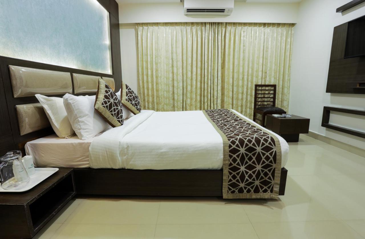 Hotel Greens - Business Class - Opposite Ripon Building *