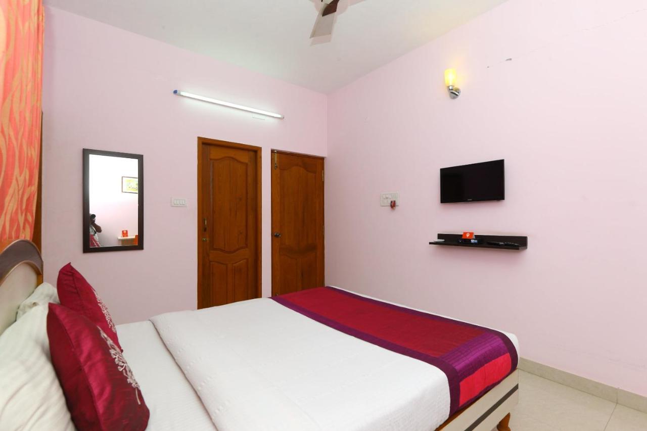 Oyo 2612 Fiesta House Chennai
