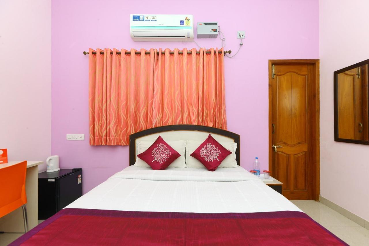 Hotel Oyo 2612 Fiesta House 3*