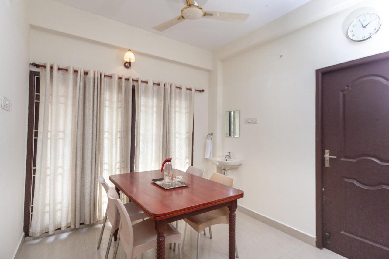 Oyo 22019 Skye Service Hotel
