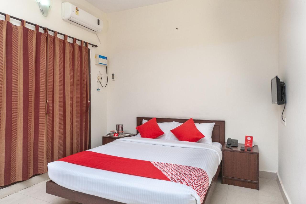 Oyo 22019 Skye Service Hotel Chennai