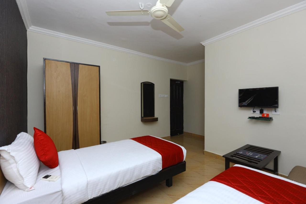 Oyo 9372 Rich Hotel