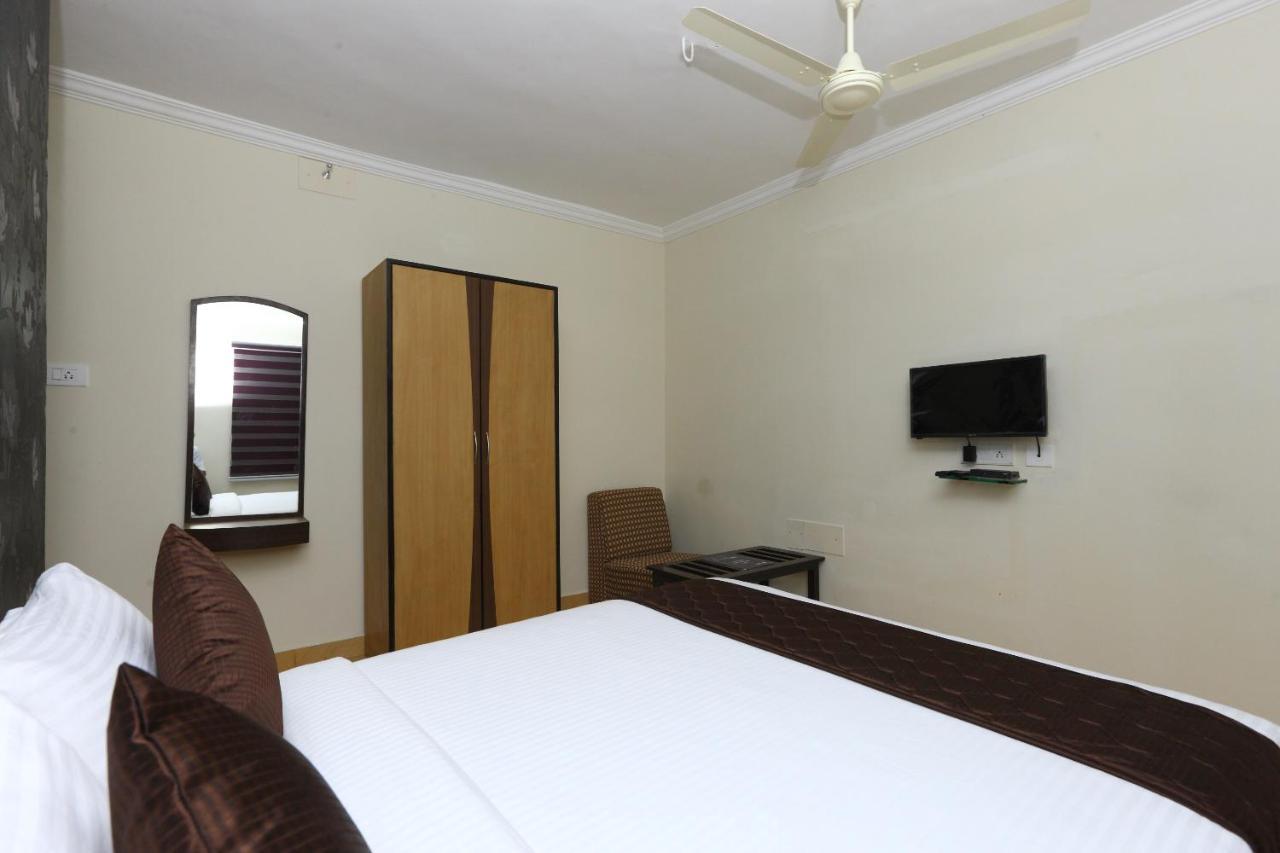 Hotel Oyo 9372 Rich Chennai