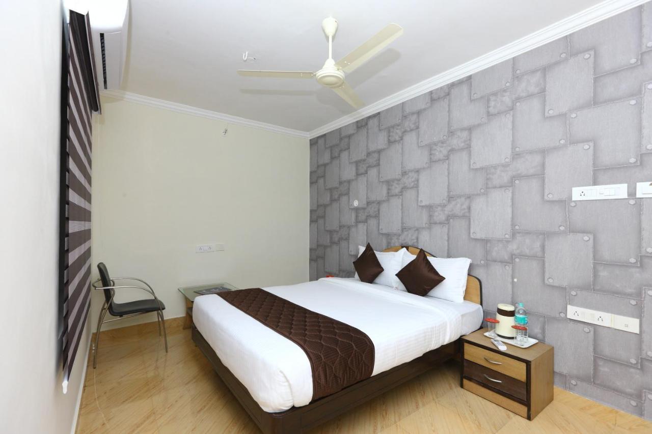 Hotel Oyo 9372 Rich Chennai