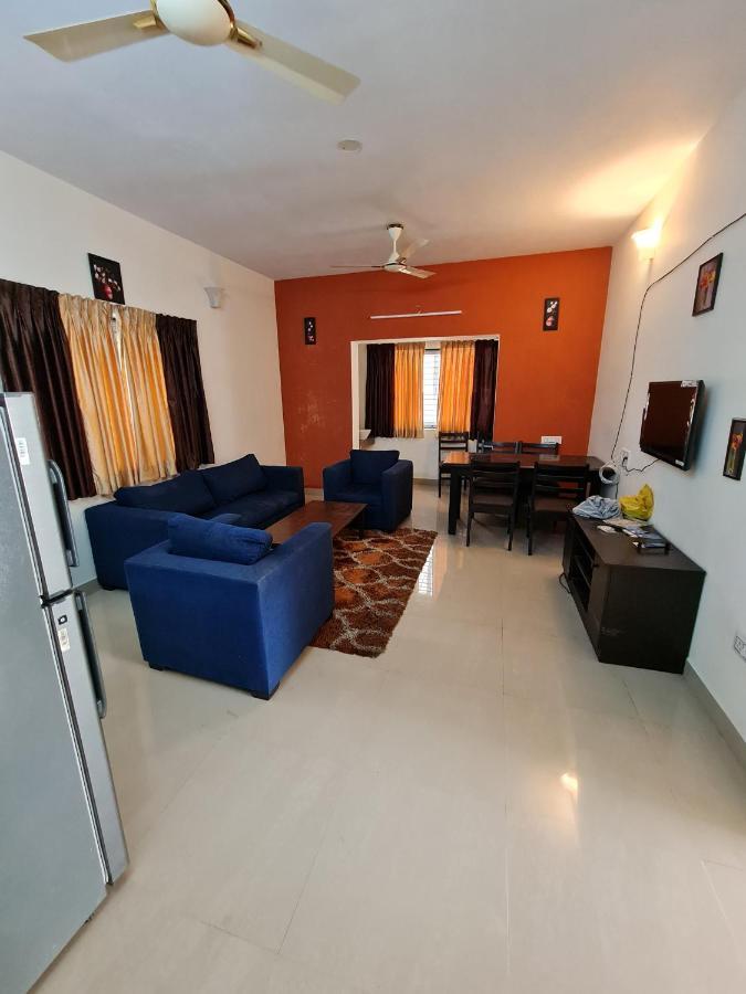 S4 Sruthi Service Apartamento