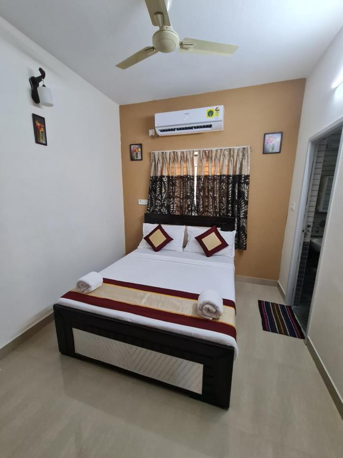 S4 Sruthi Service Apartamento