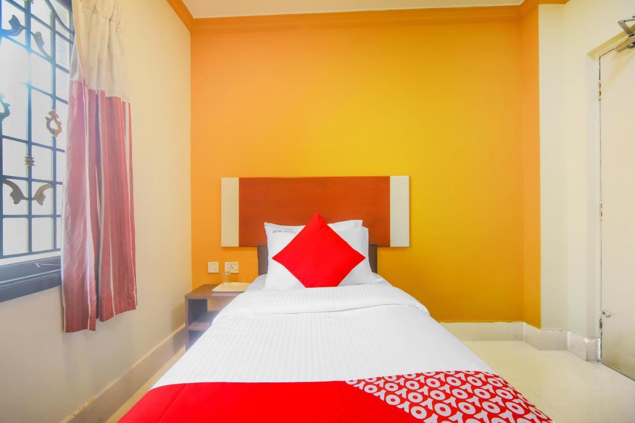 Oyo Flagship 76696 Skyry Hotels