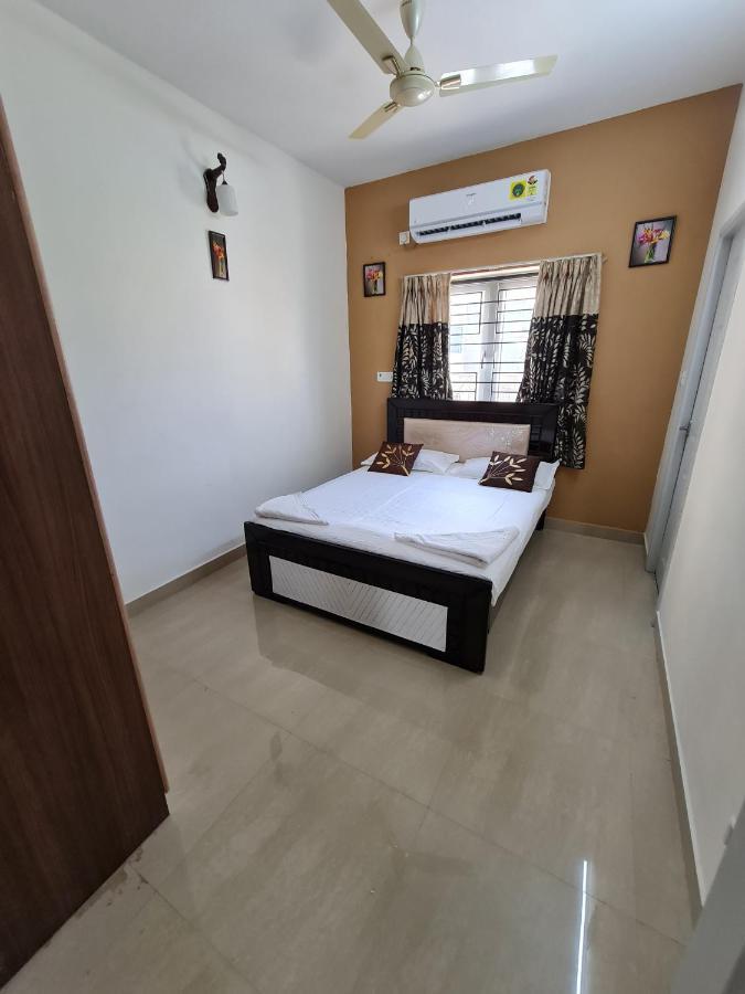 S4 Sruthi Service Apartamento *