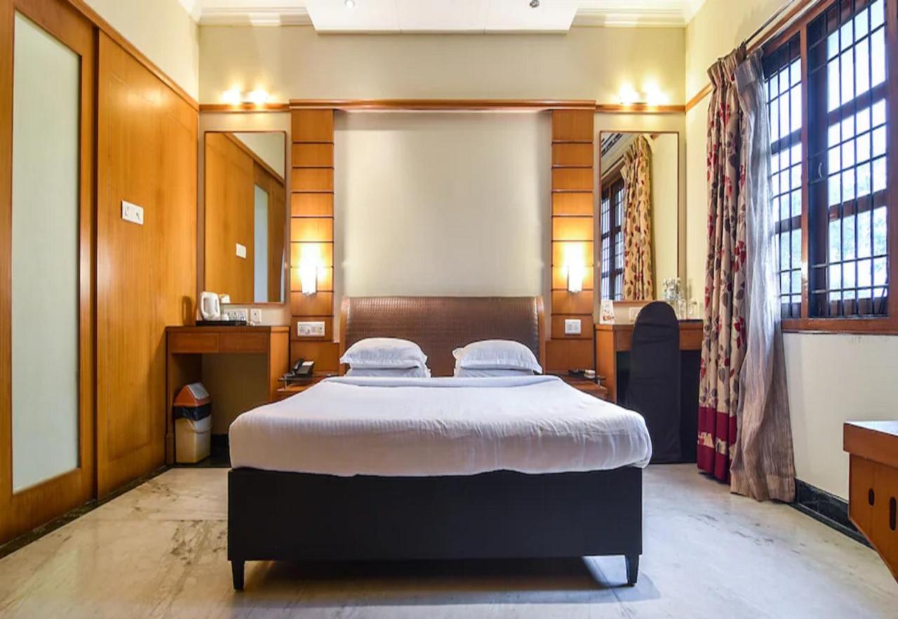 Southern Crest Hotel 3*