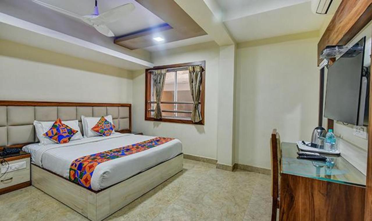 Fabhotel Central Palace
