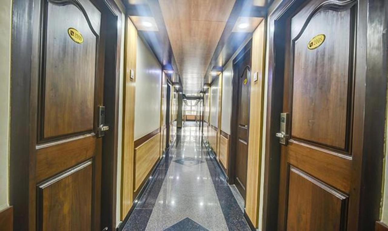 Fabhotel Central Palace