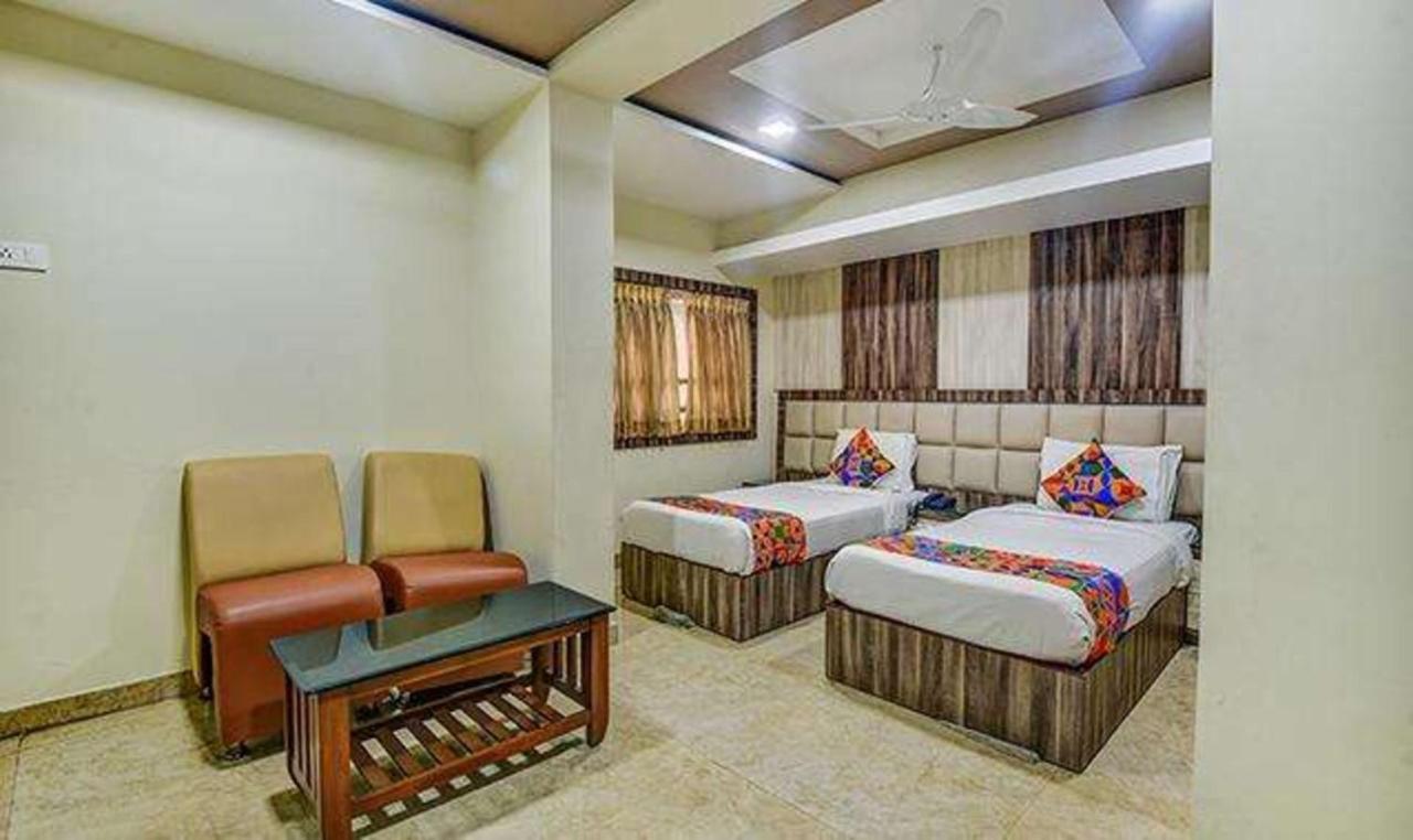 Fabhotel Central Palace Hotel