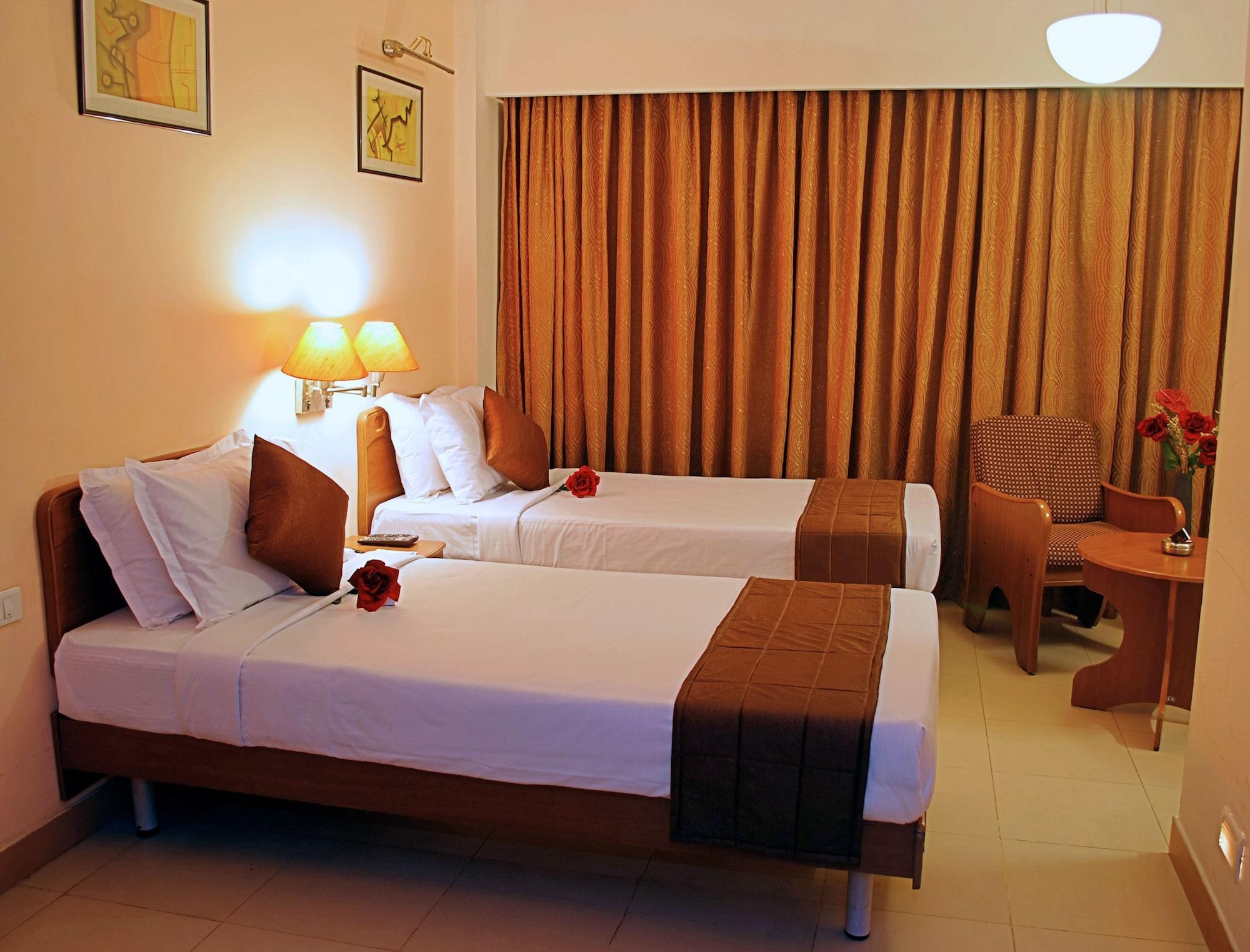 Super Townhouse Koyambedu Hotel