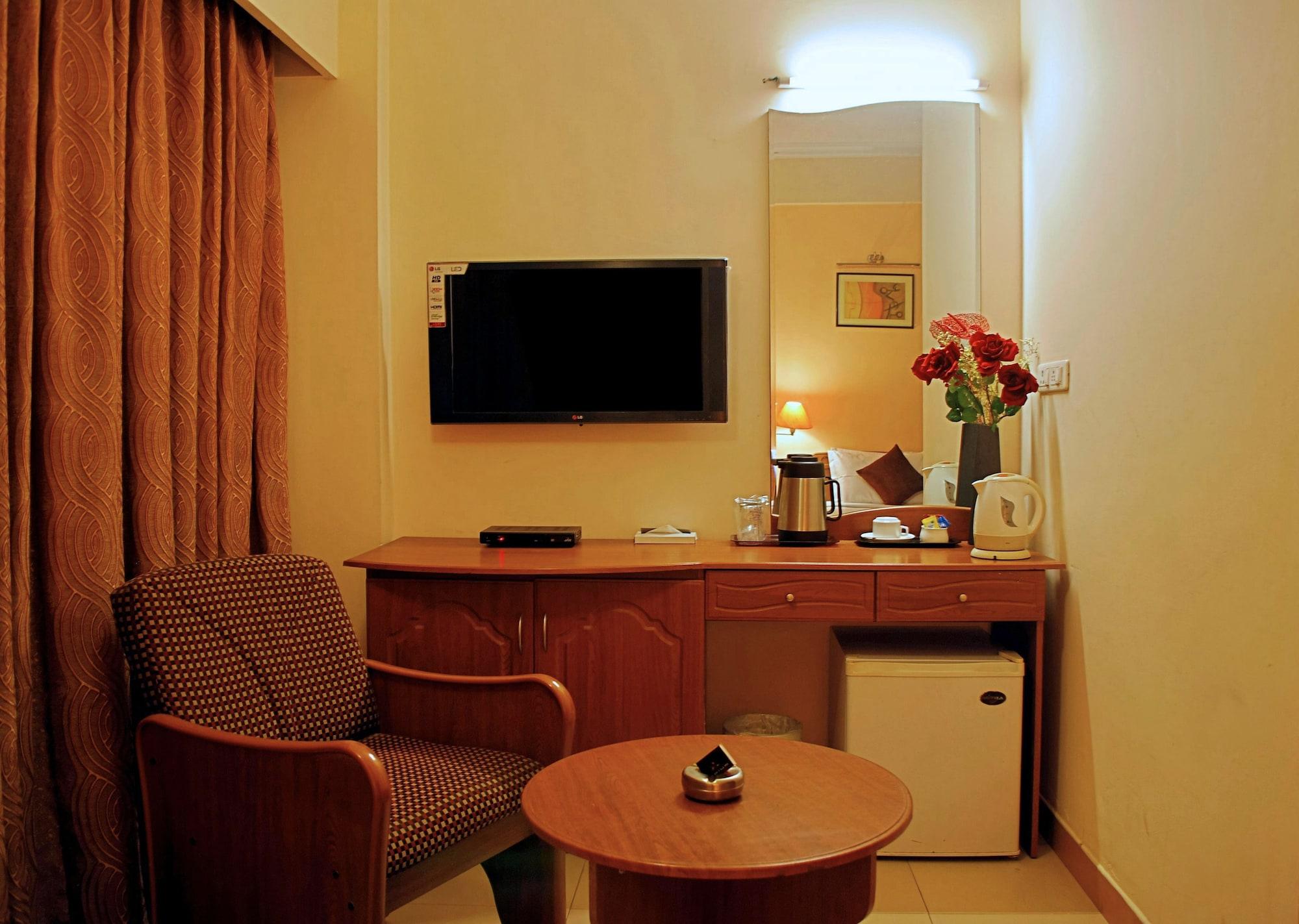 Super Townhouse Koyambedu Hotel
