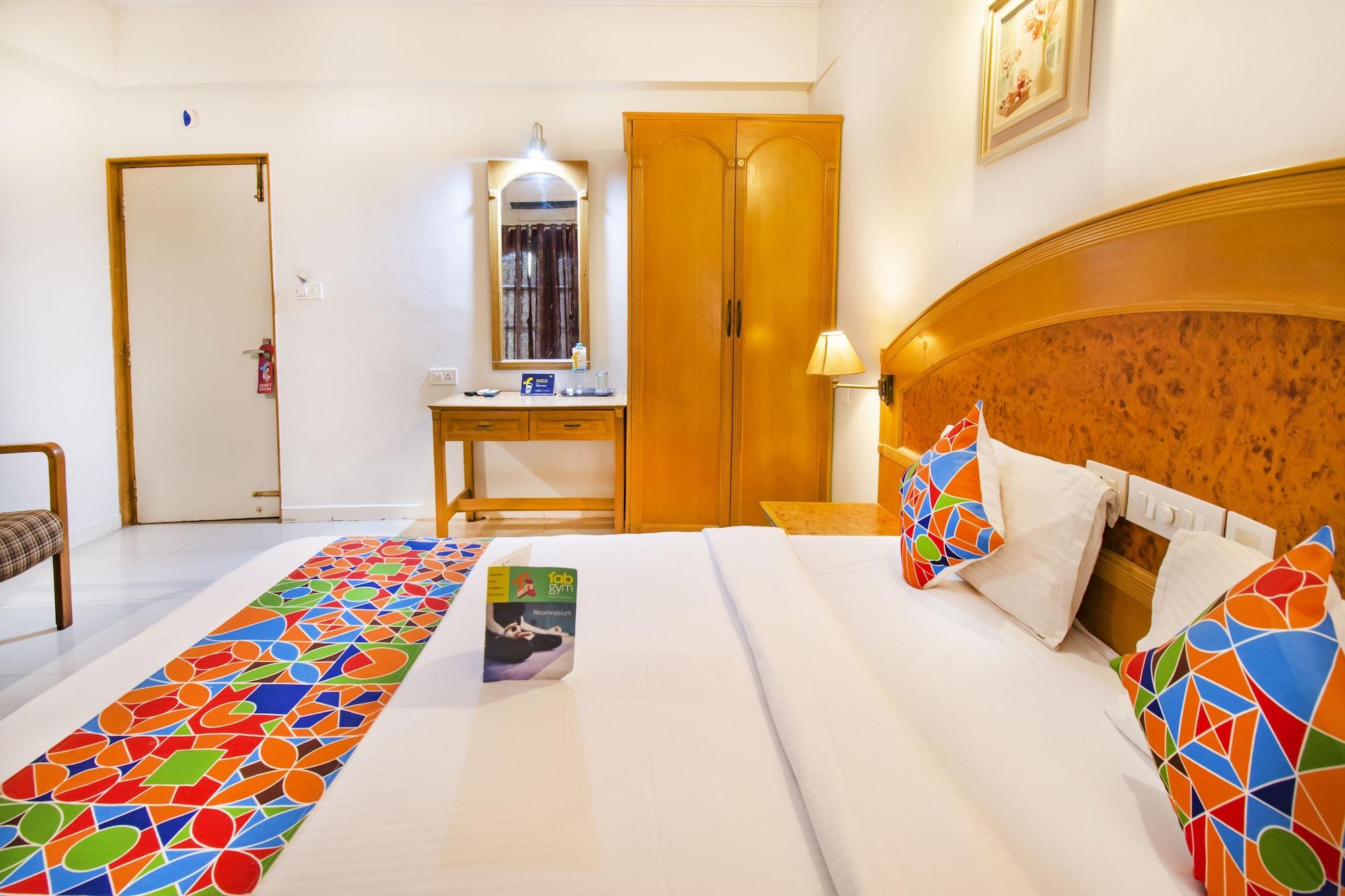 Fabhotel Metro Manor Central Station 3*