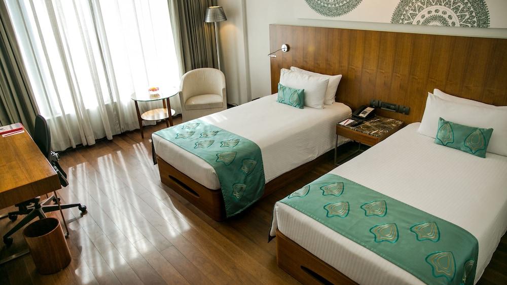 Vivanta It Expressway Omr Hotel 5*