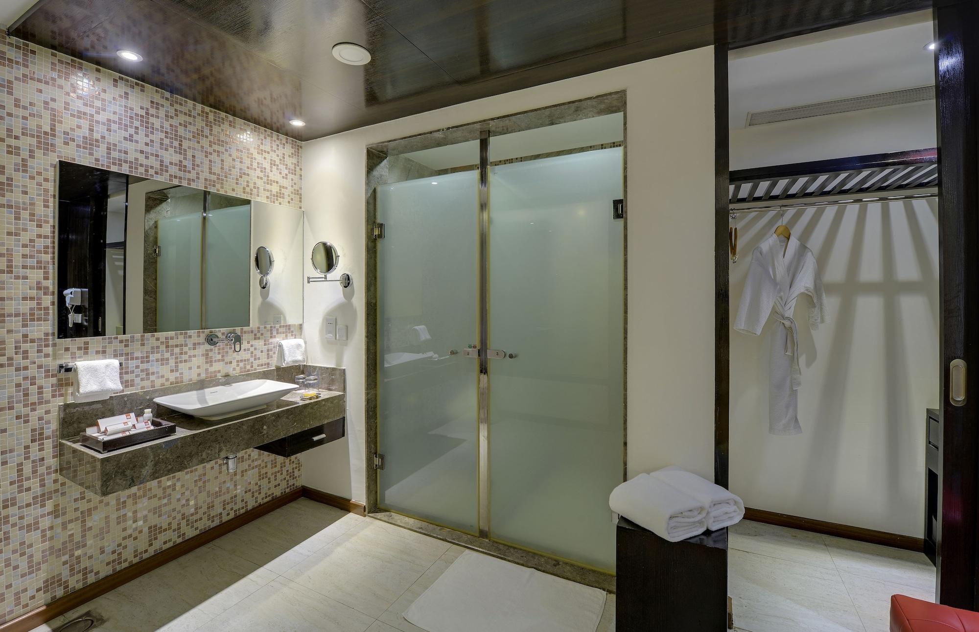 Hotel E