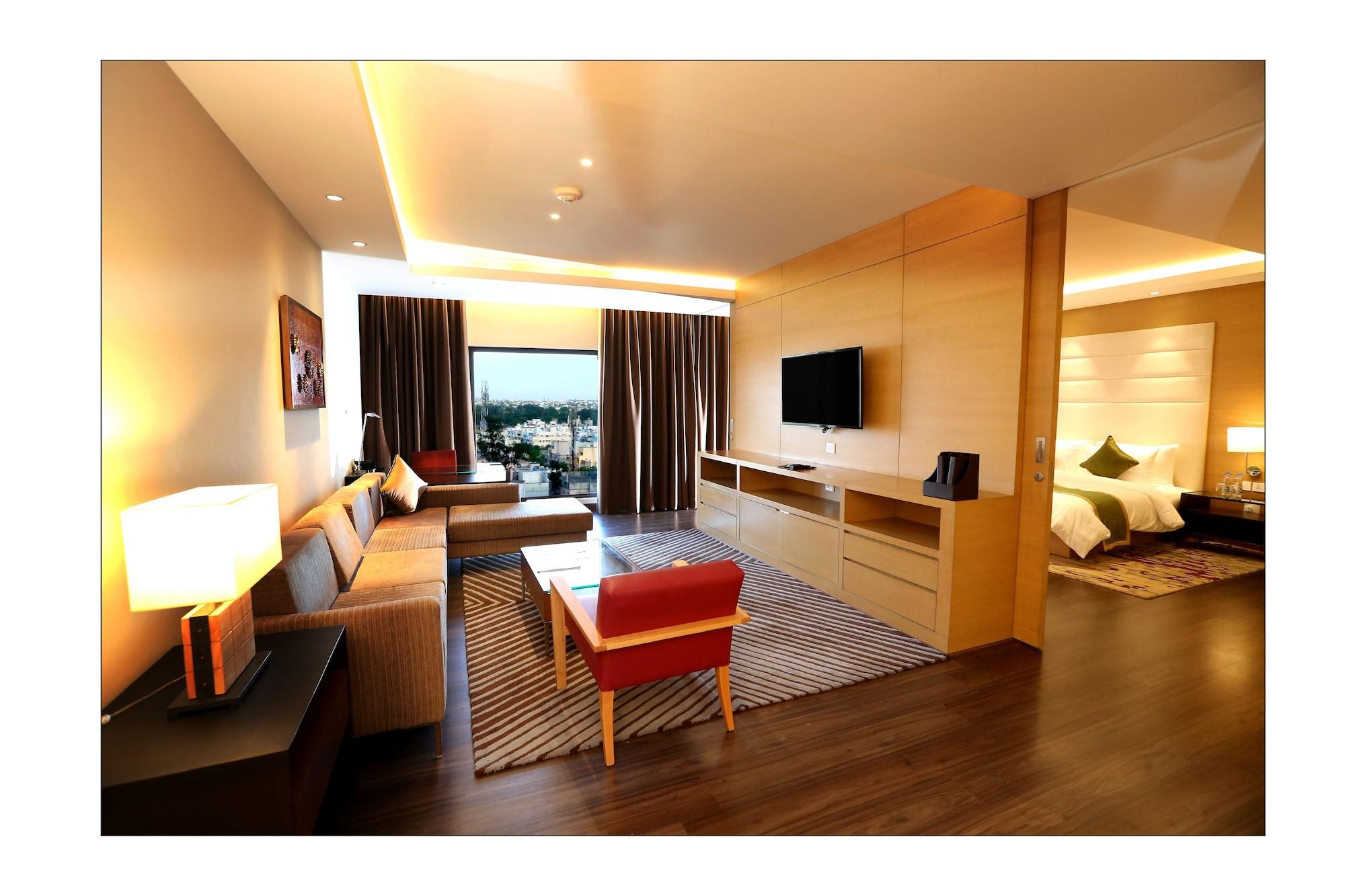 Feathers- A Radha Hotel, Hotel