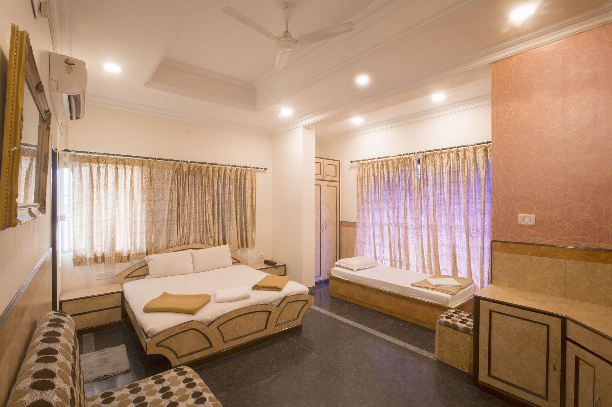 Suriya International Hotel *