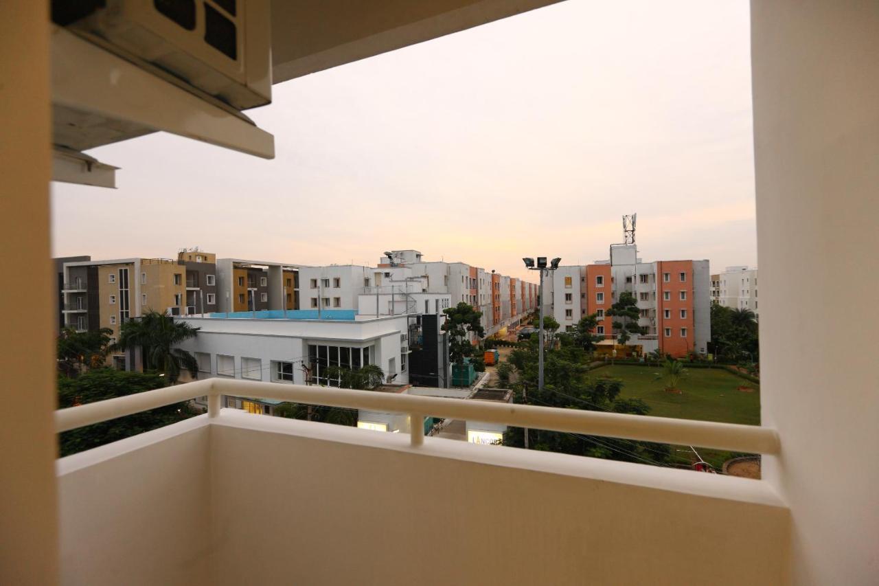 Oyo 9260 Olive Castles Hotel 3*