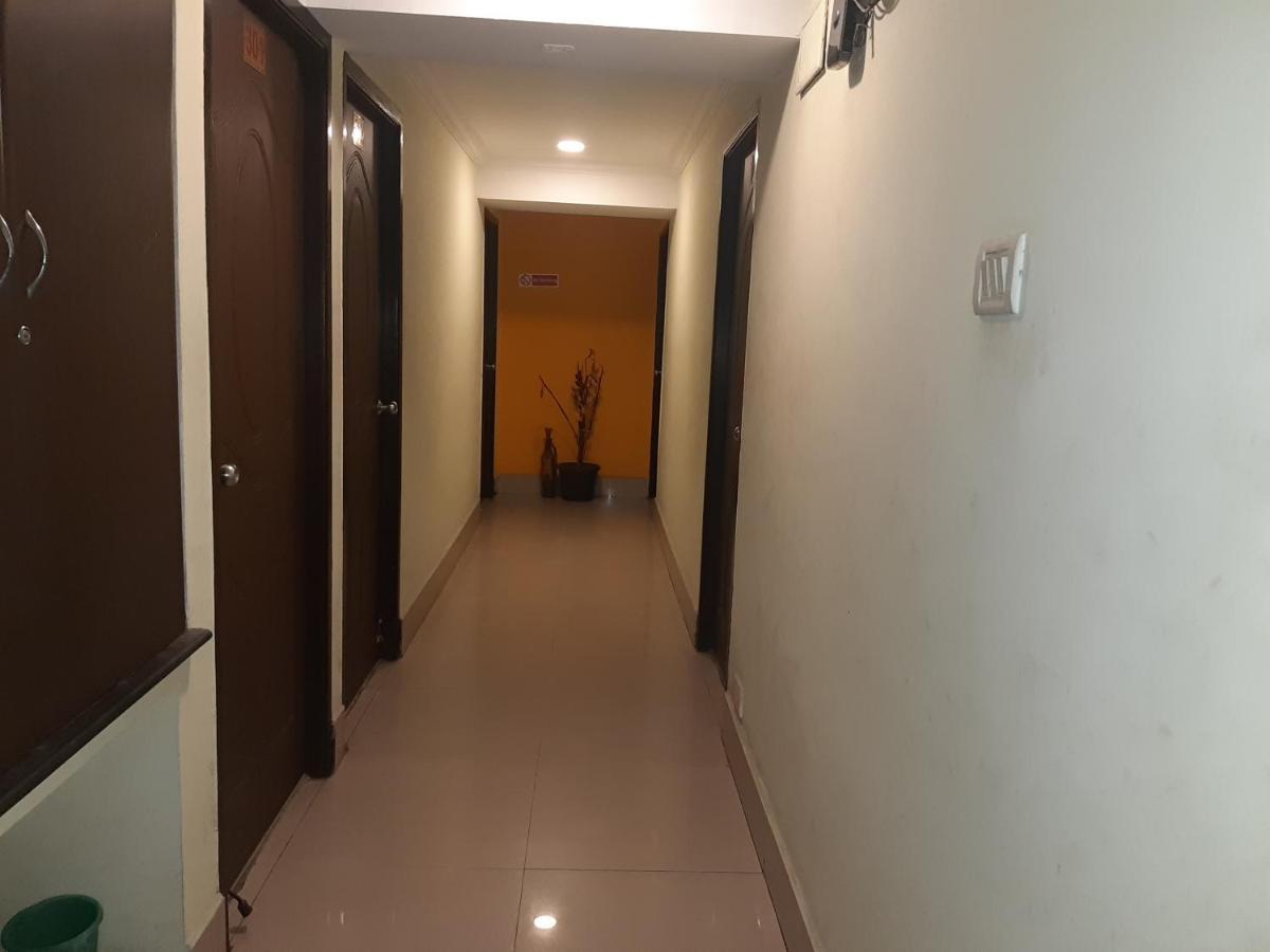 Akash Hotel 2*