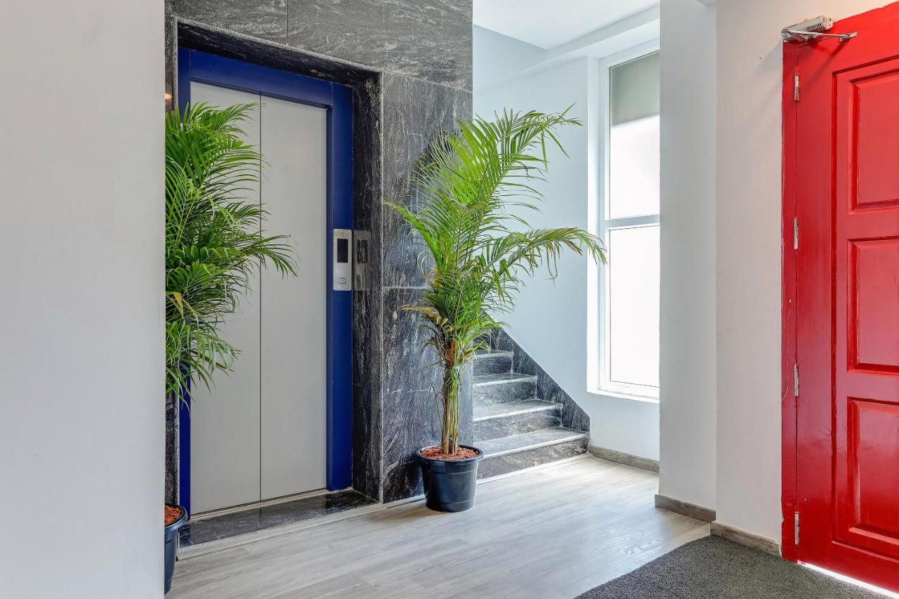 Hotel Oyo Townhouse 76768 The Bluebay Ecr