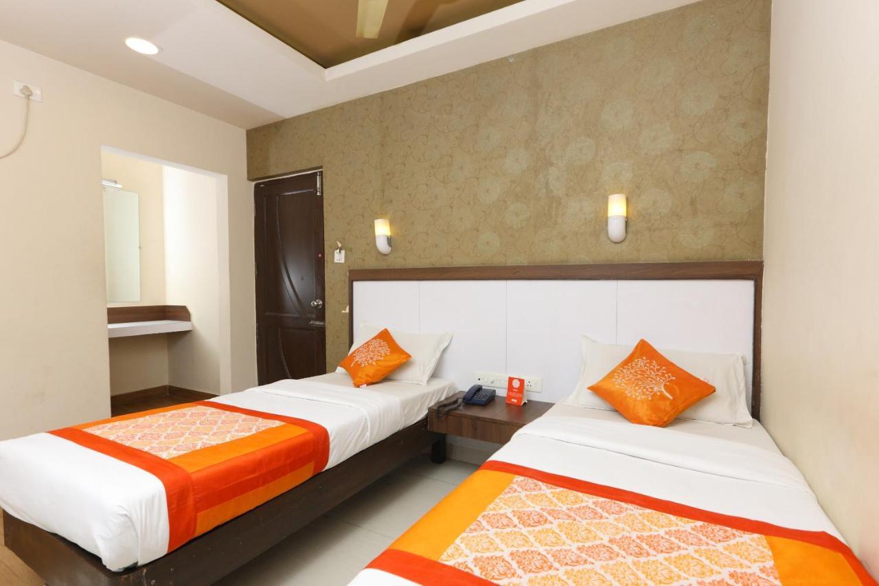 Hotel Oyo 4324 Emerald Manor 3*