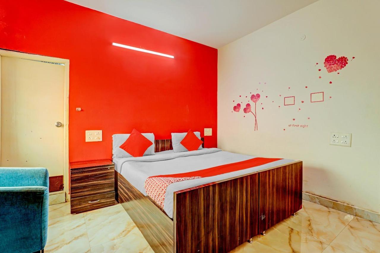 Hotel Oyo 73418 Ecr Residency And Service