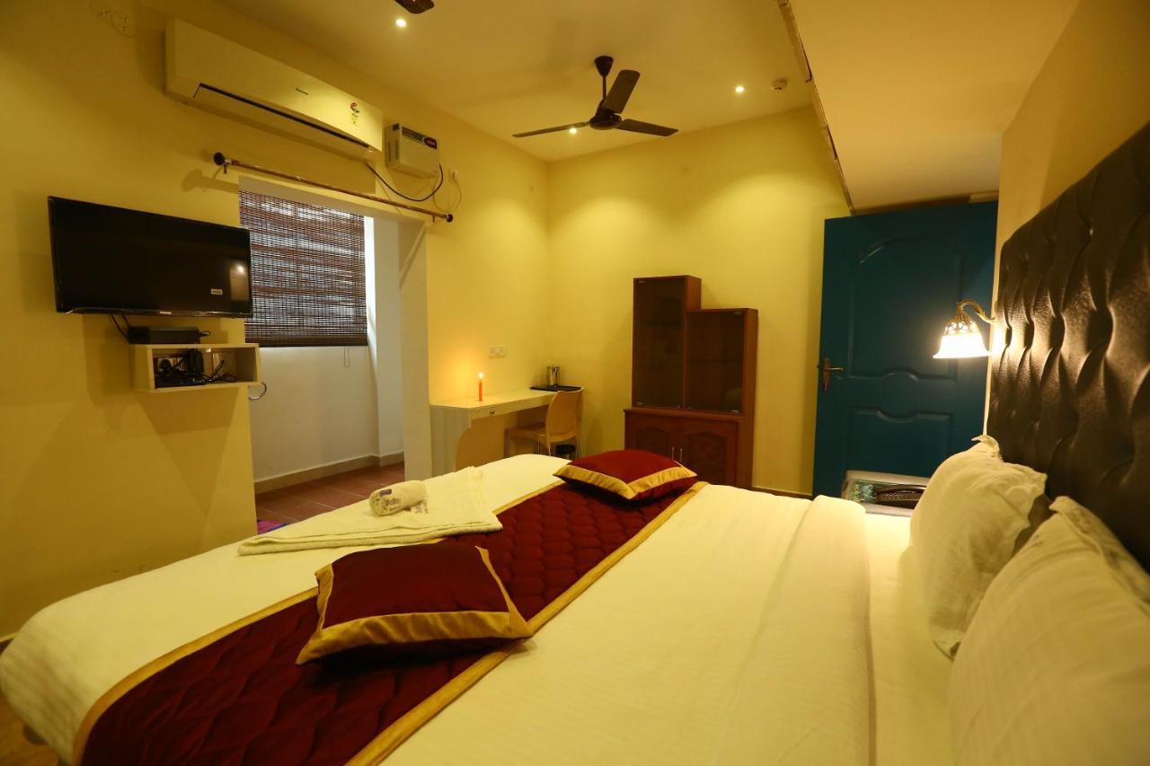 Zingle Airport Hotel 3*