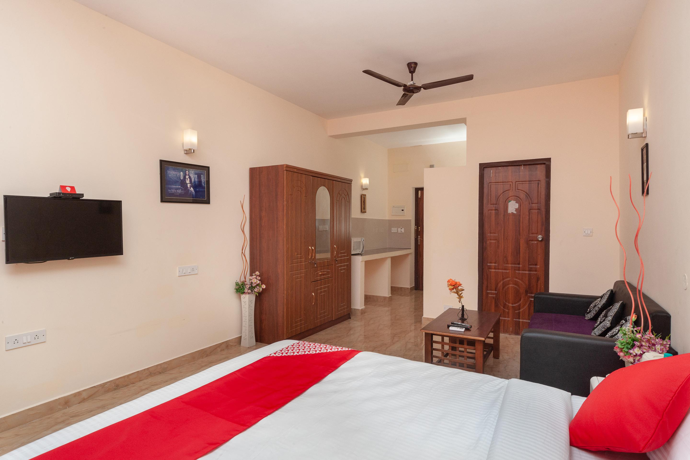 Oyo 22532 Purple View Hotel