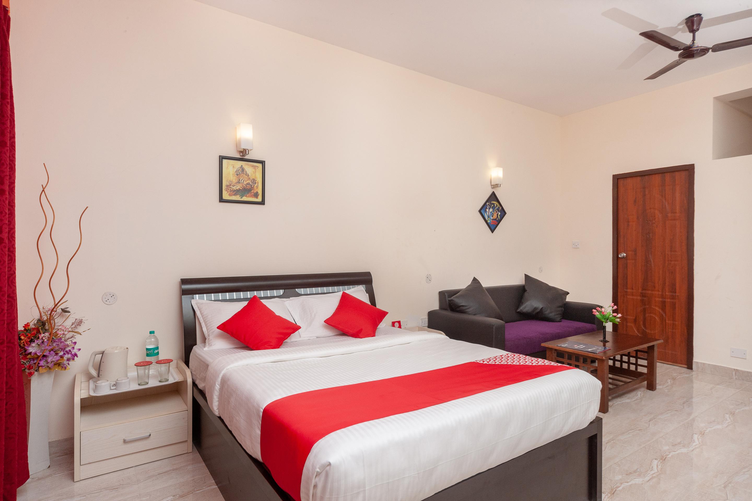 Hotel Oyo 22532 Purple View