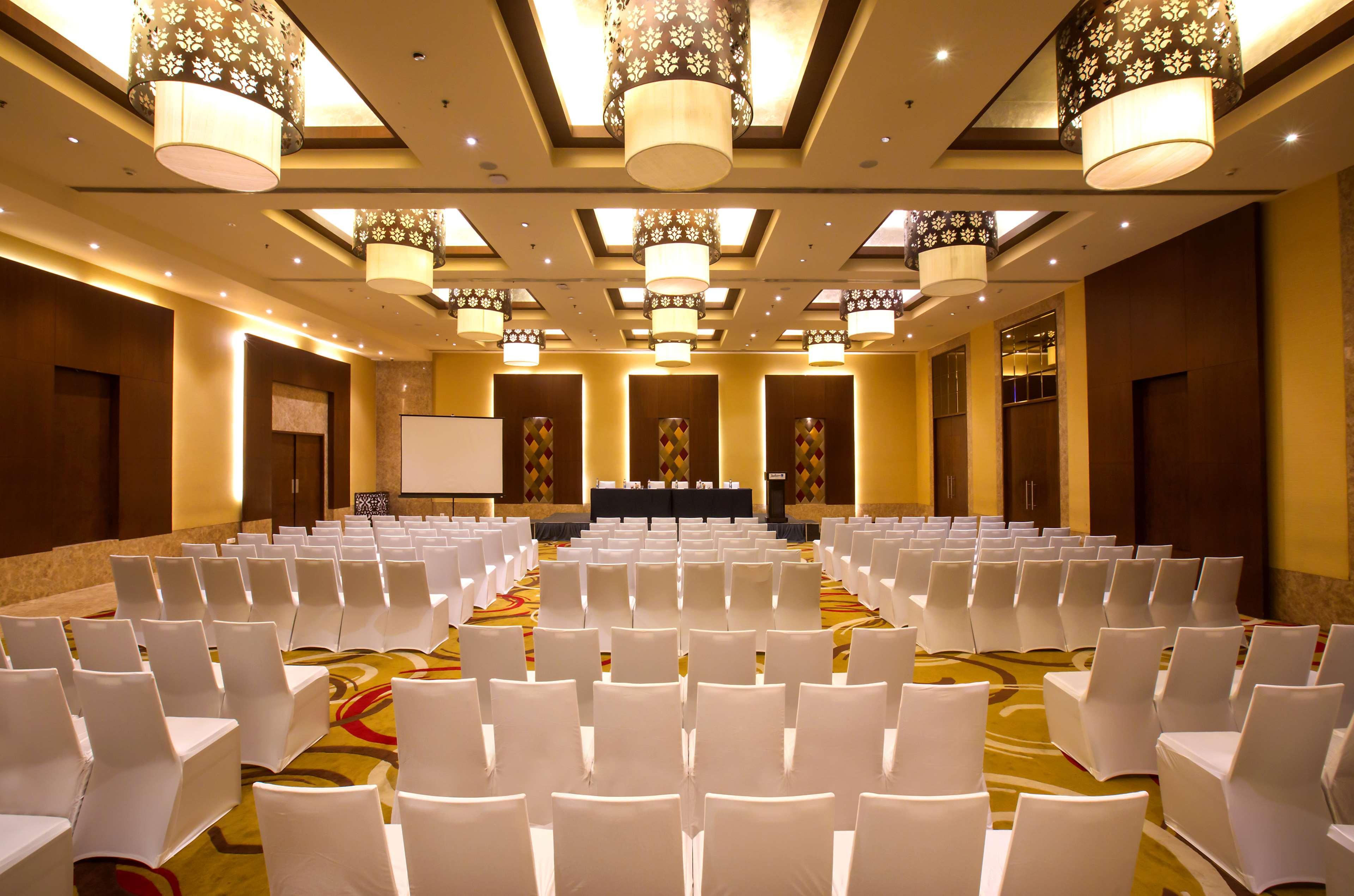 Radisson Blu Centre Hotel 5*