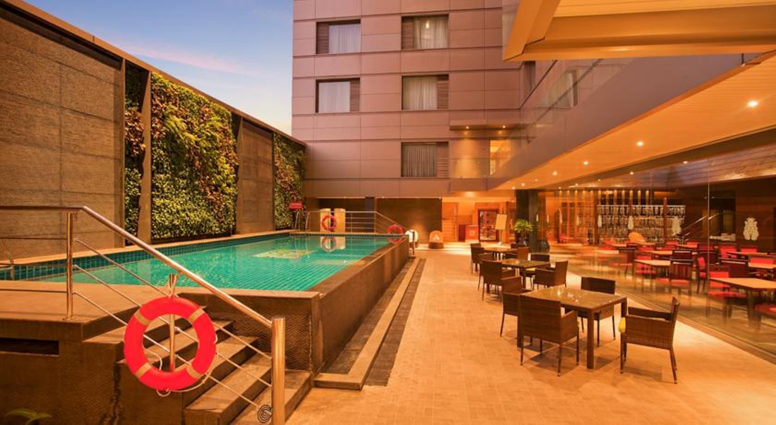 Radisson Blu Centre Chennai