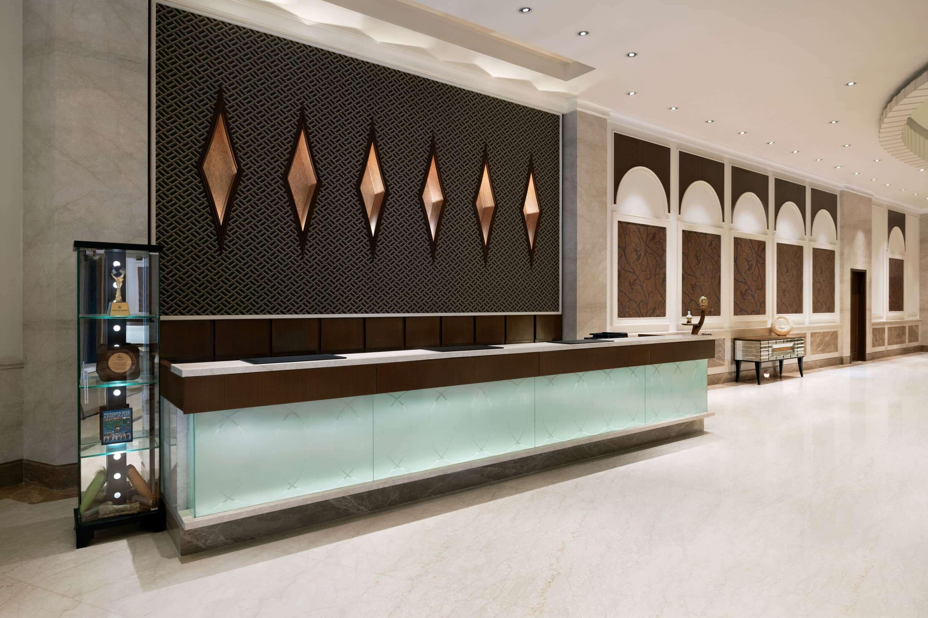 Ramada Plaza Hotel 5*