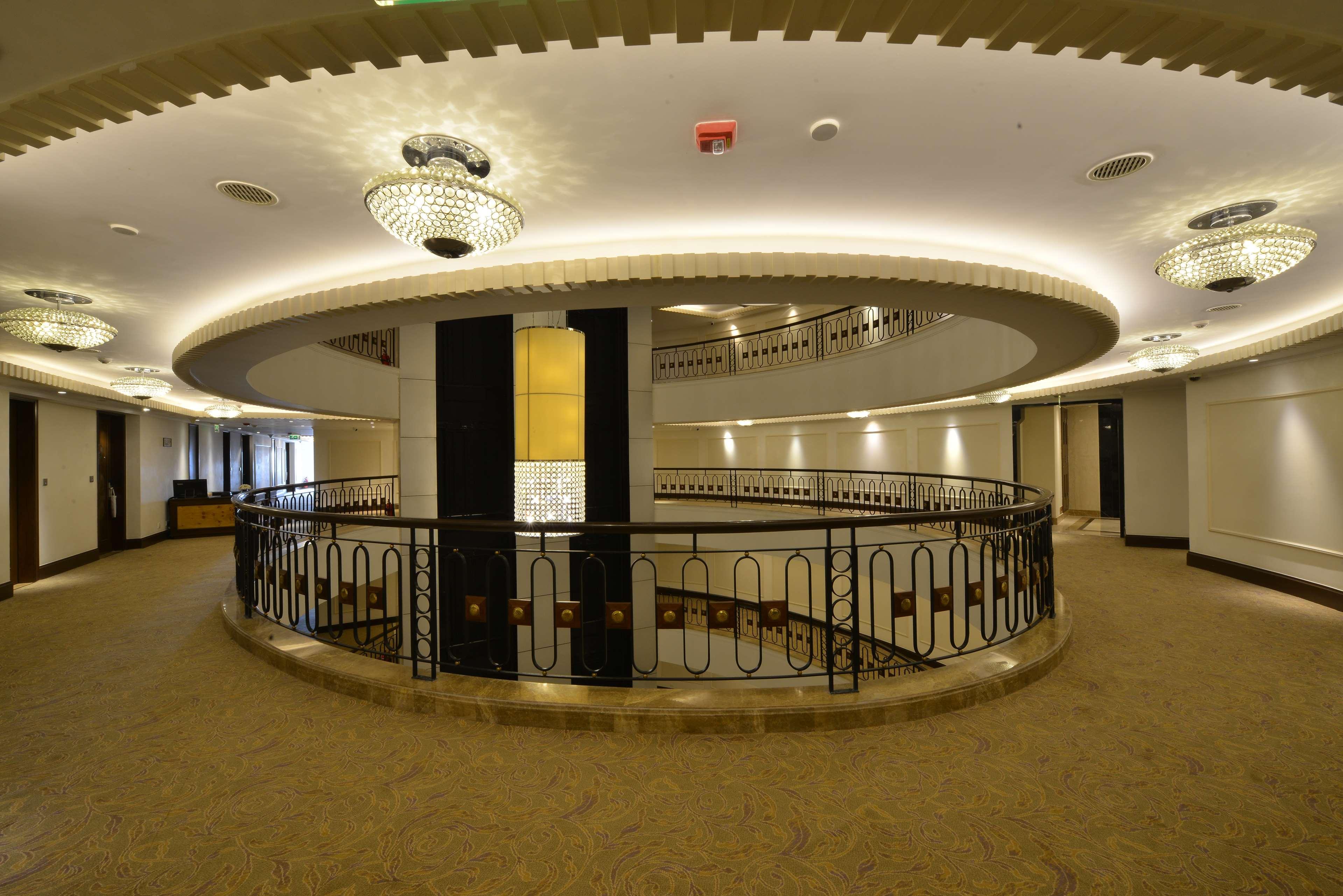 Ramada Plaza 5*