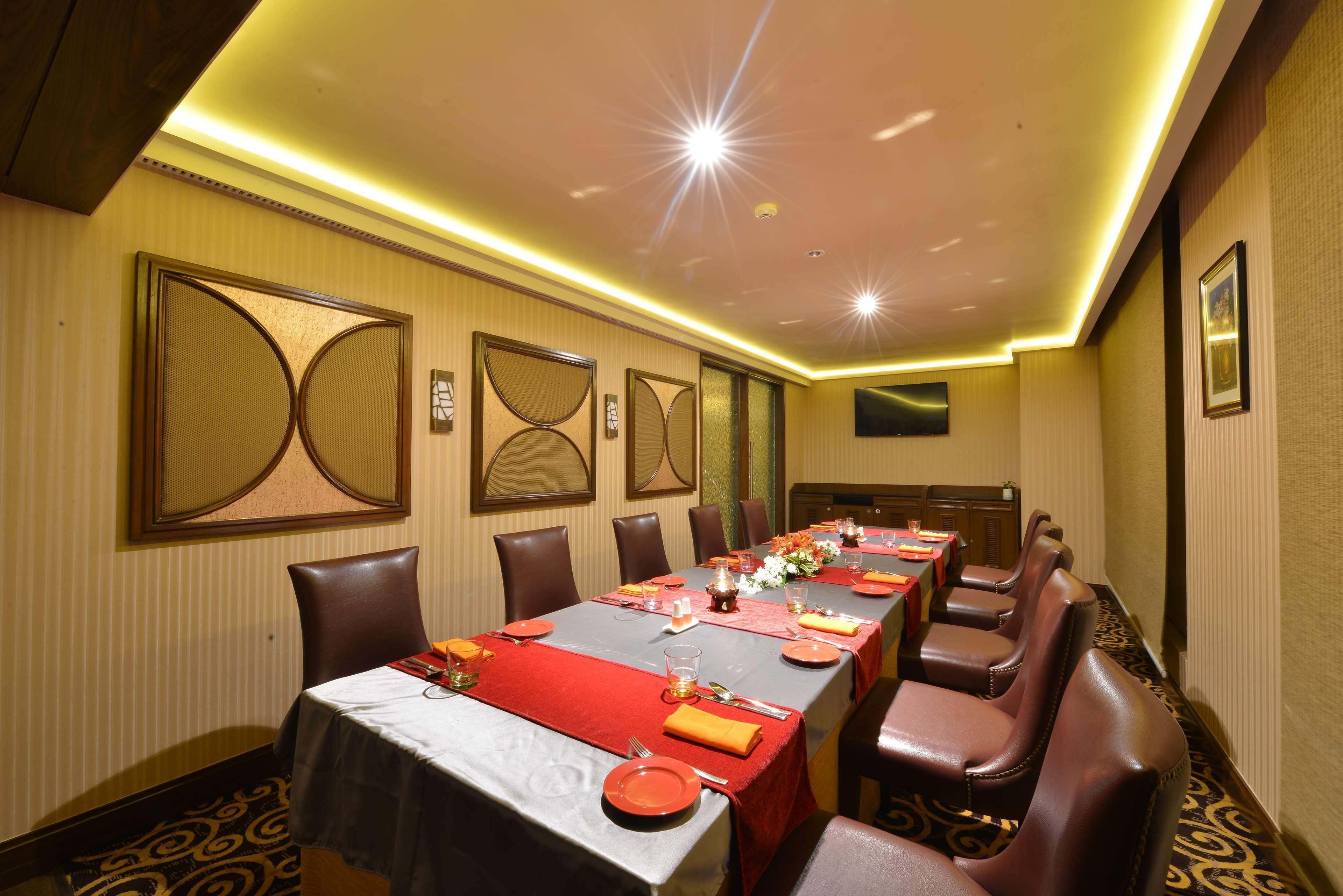 Ramada Plaza Hotel 5*