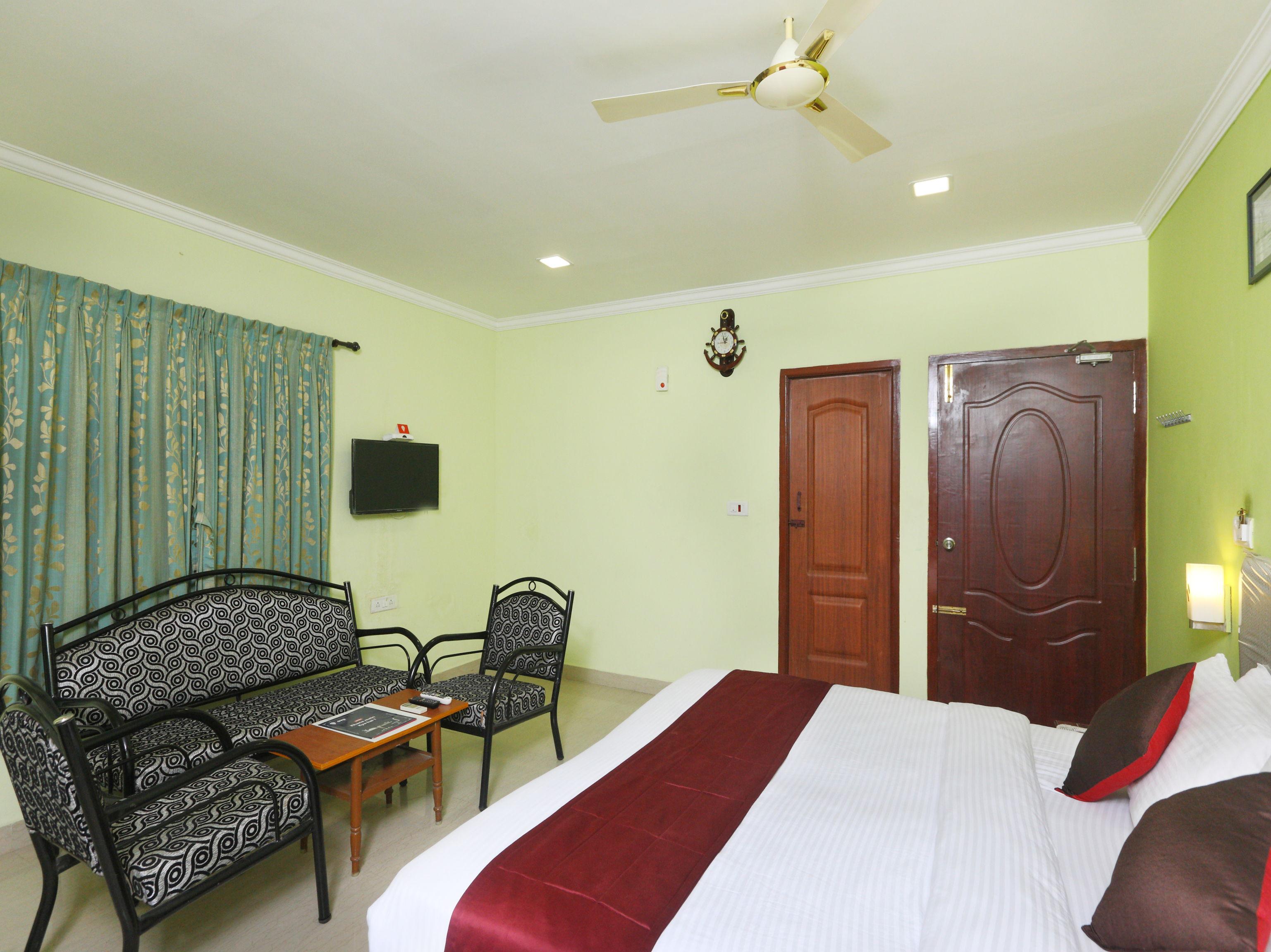 Fabhotel Mnr Grand Hotel 3*