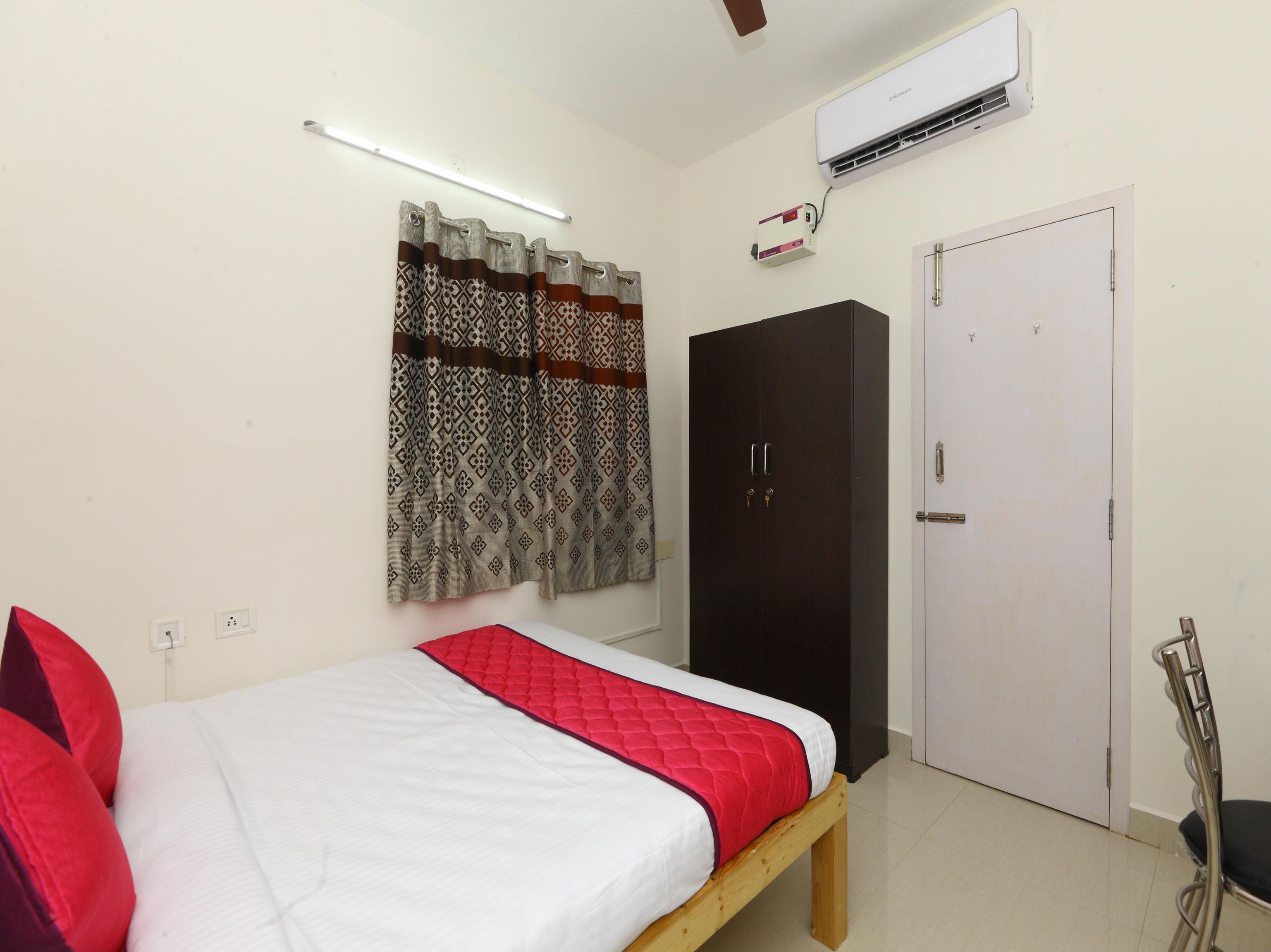 Oyo 9260 Olive Castles Hotel 3*