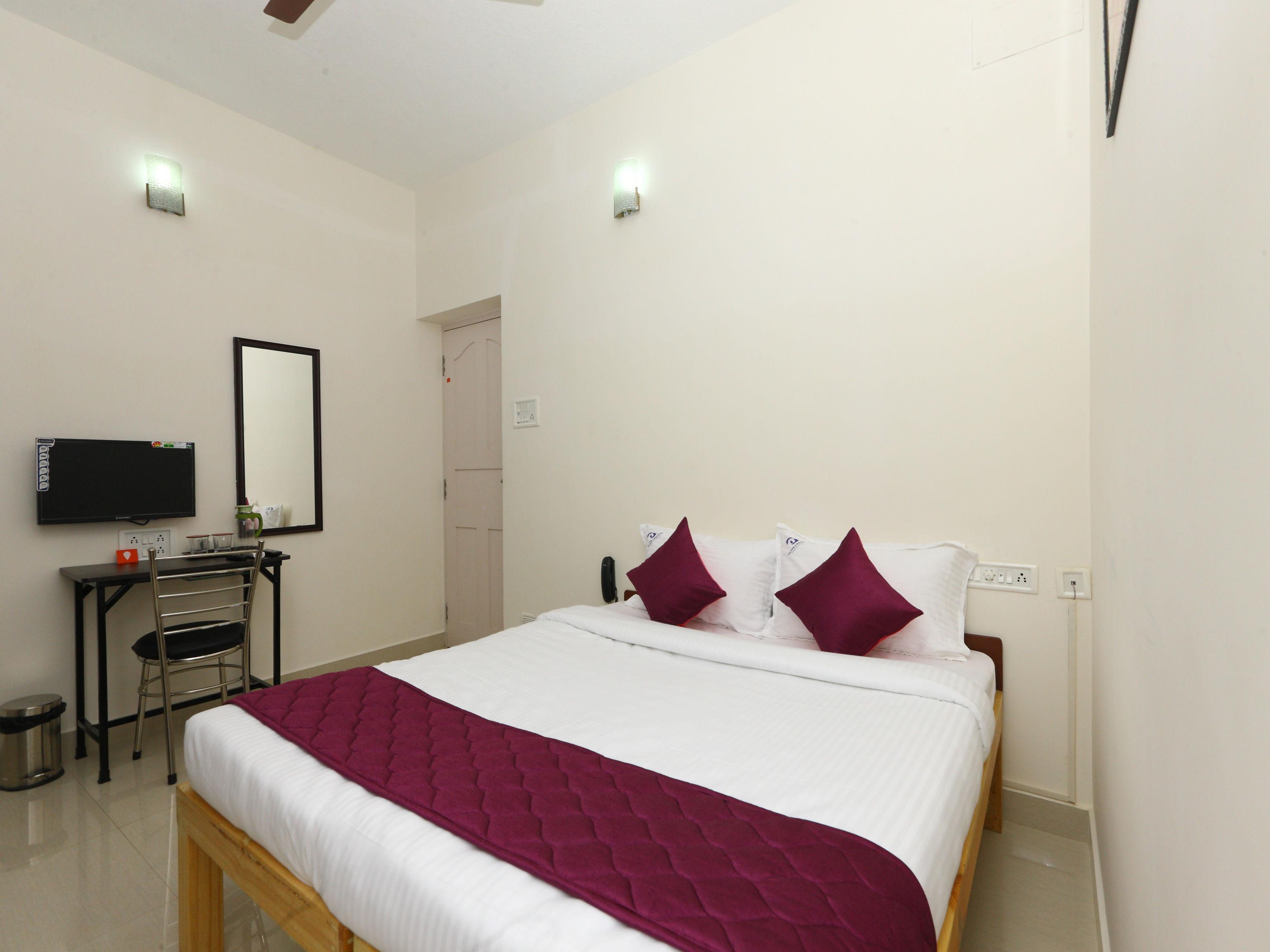 Oyo 9260 Olive Castles Hotel