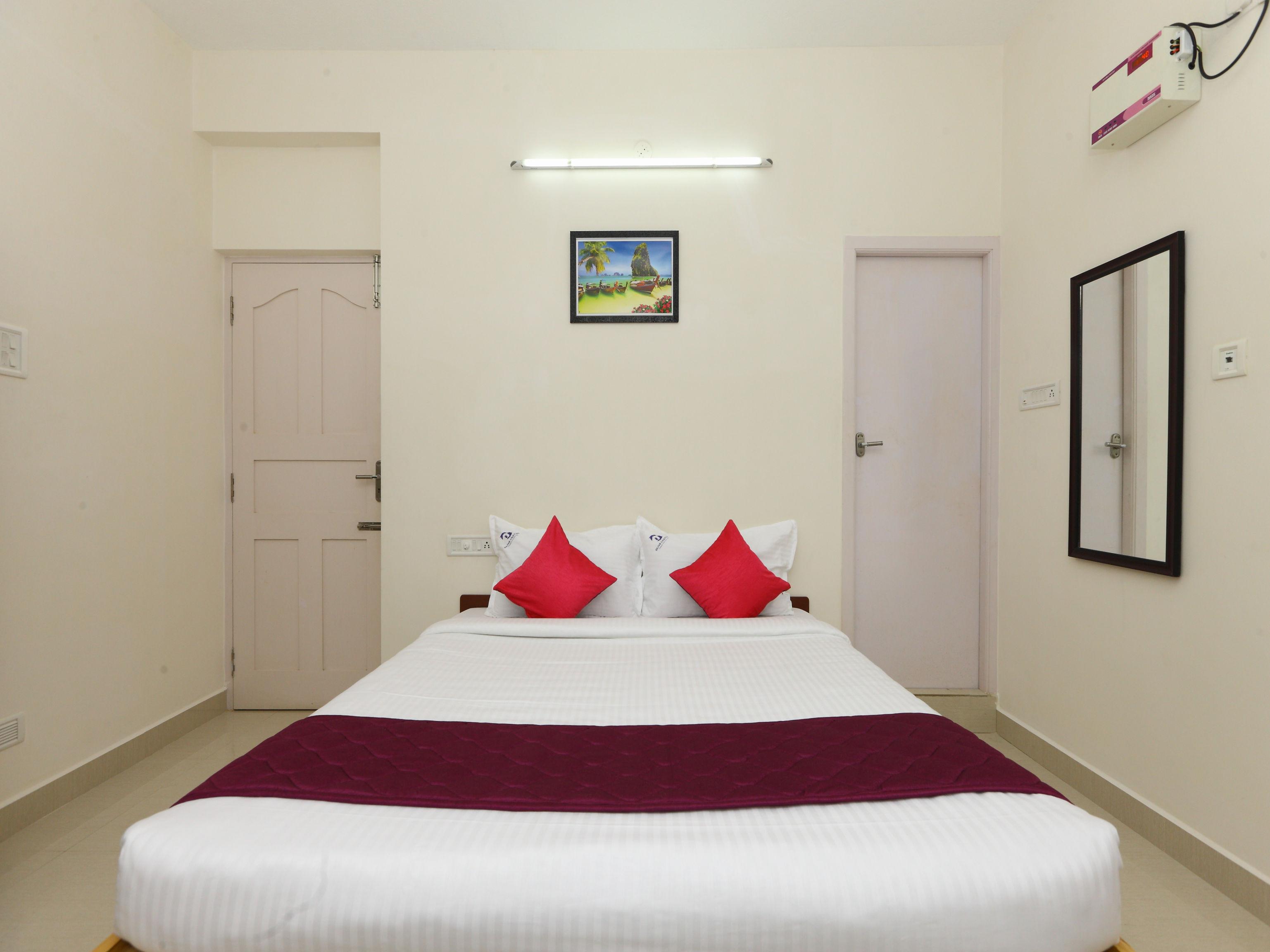 Oyo 9260 Olive Castles Hotel Chennai