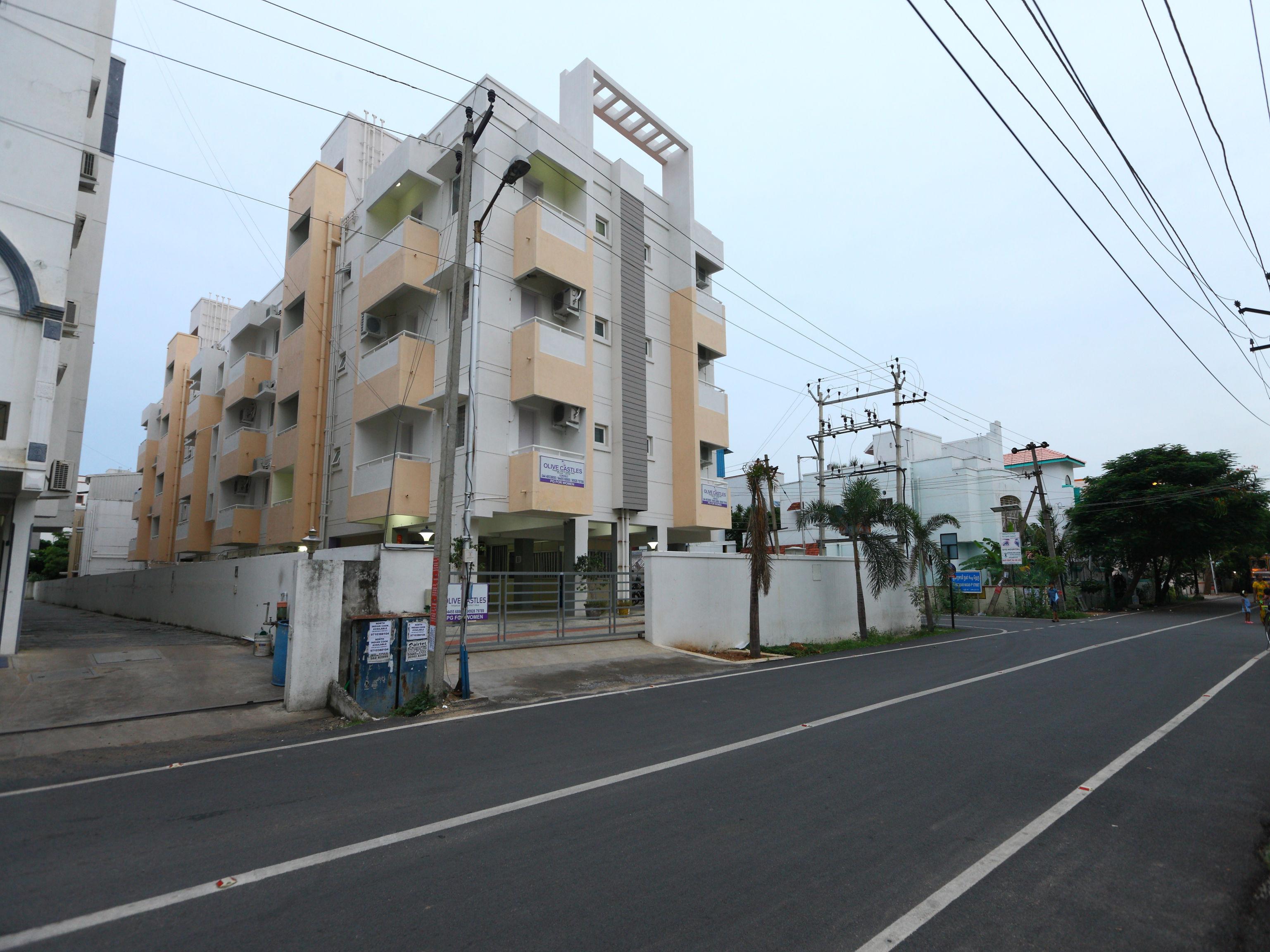 Hotel Oyo 9260 Olive Castles Chennai