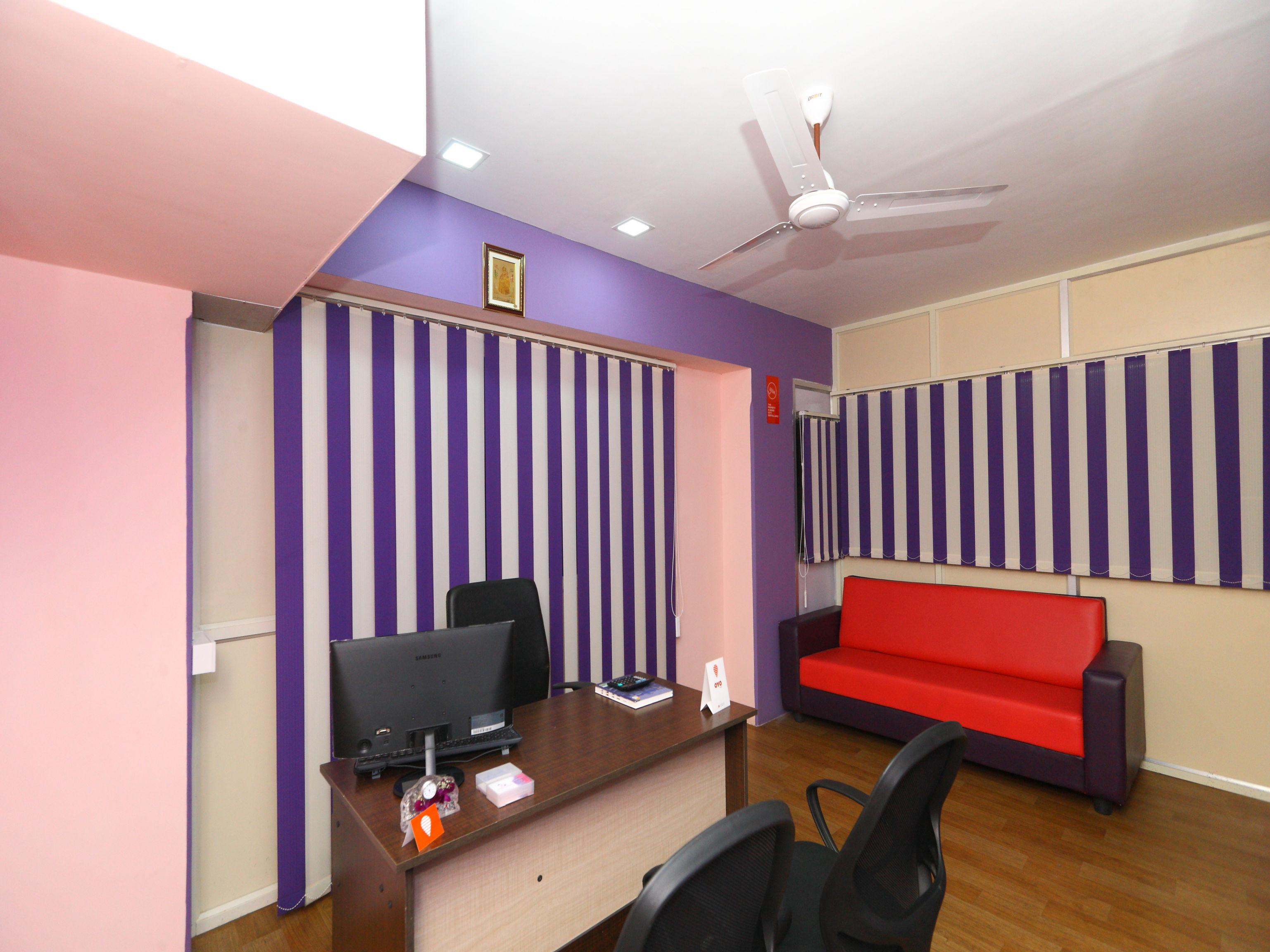 Oyo 9260 Olive Castles Hotel 3*