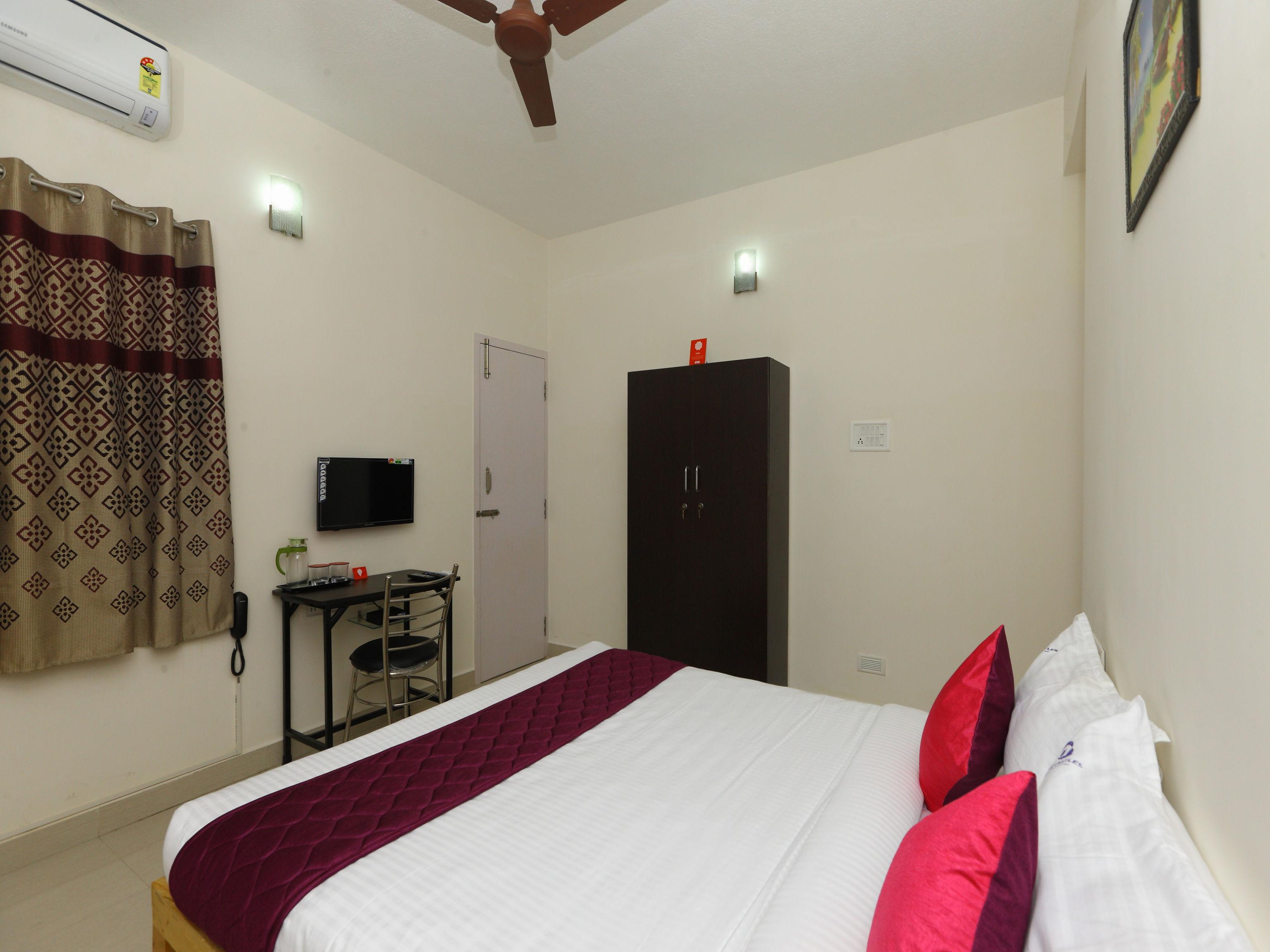 Oyo 9260 Olive Castles Hotel 3*