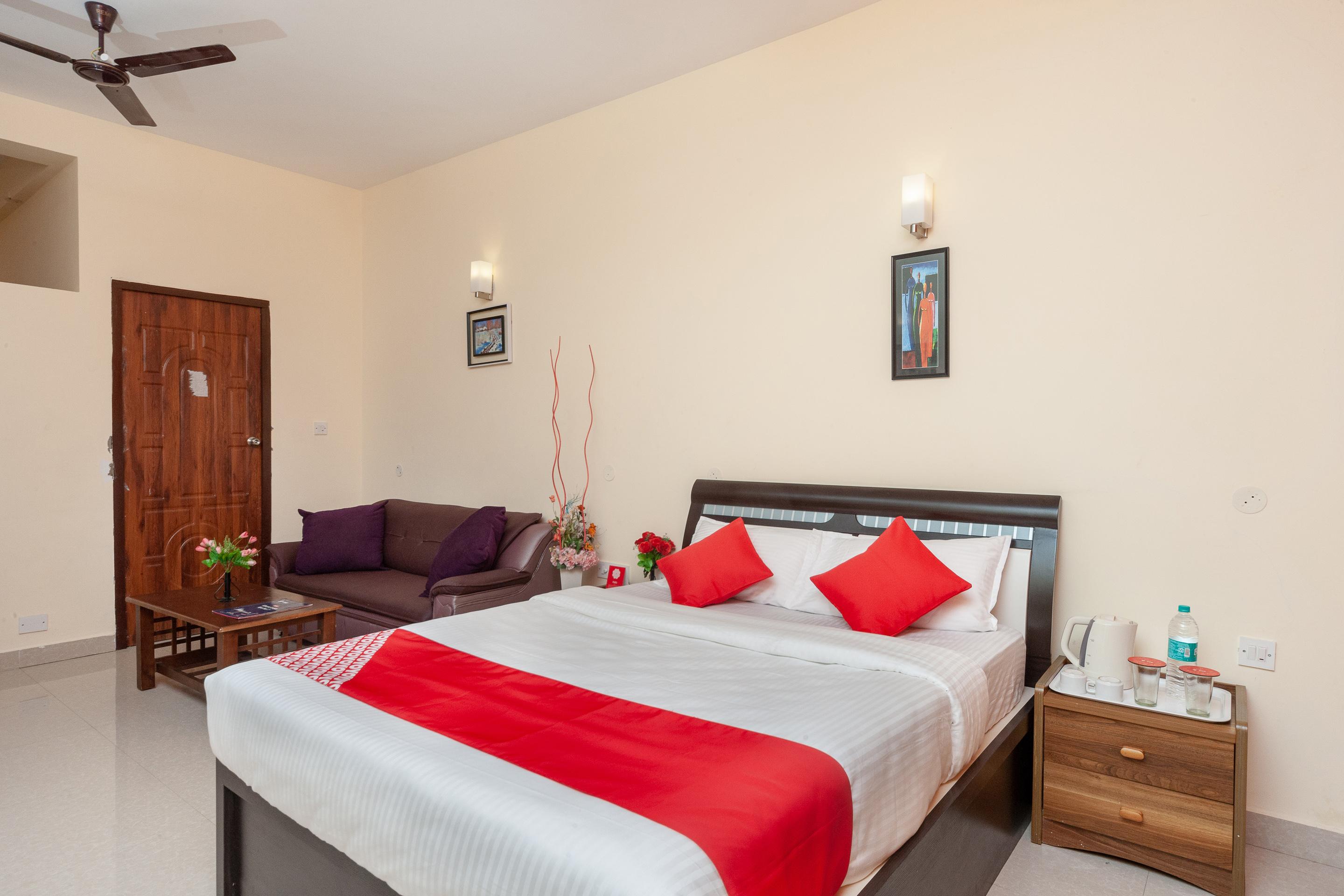 Oyo 22532 Purple View Hotel 2*