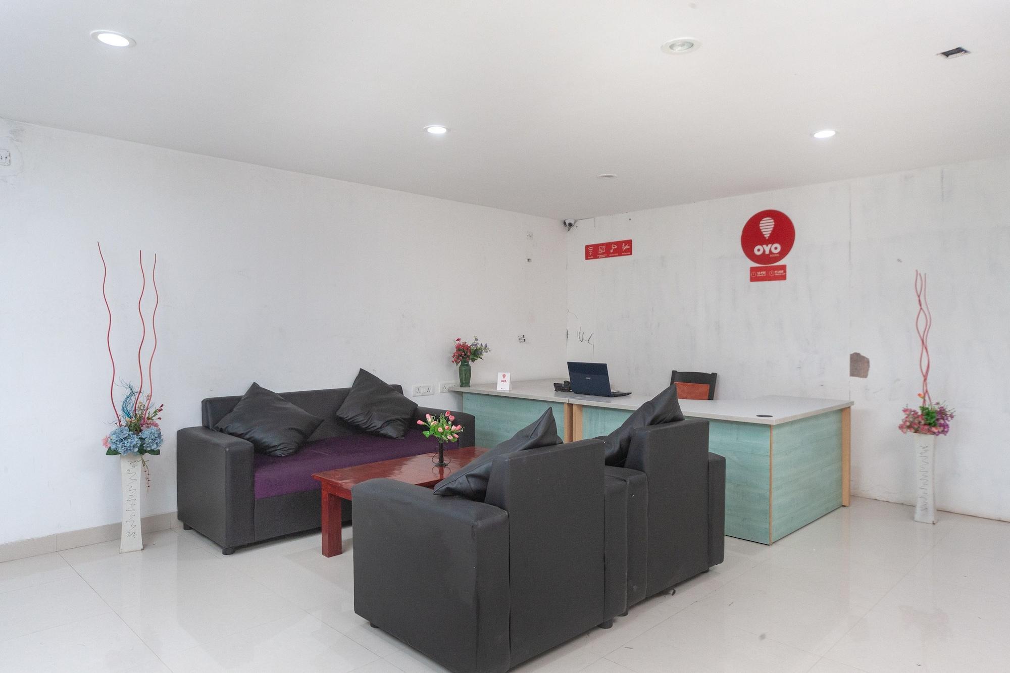 Oyo 22532 Purple View Hotel 2*