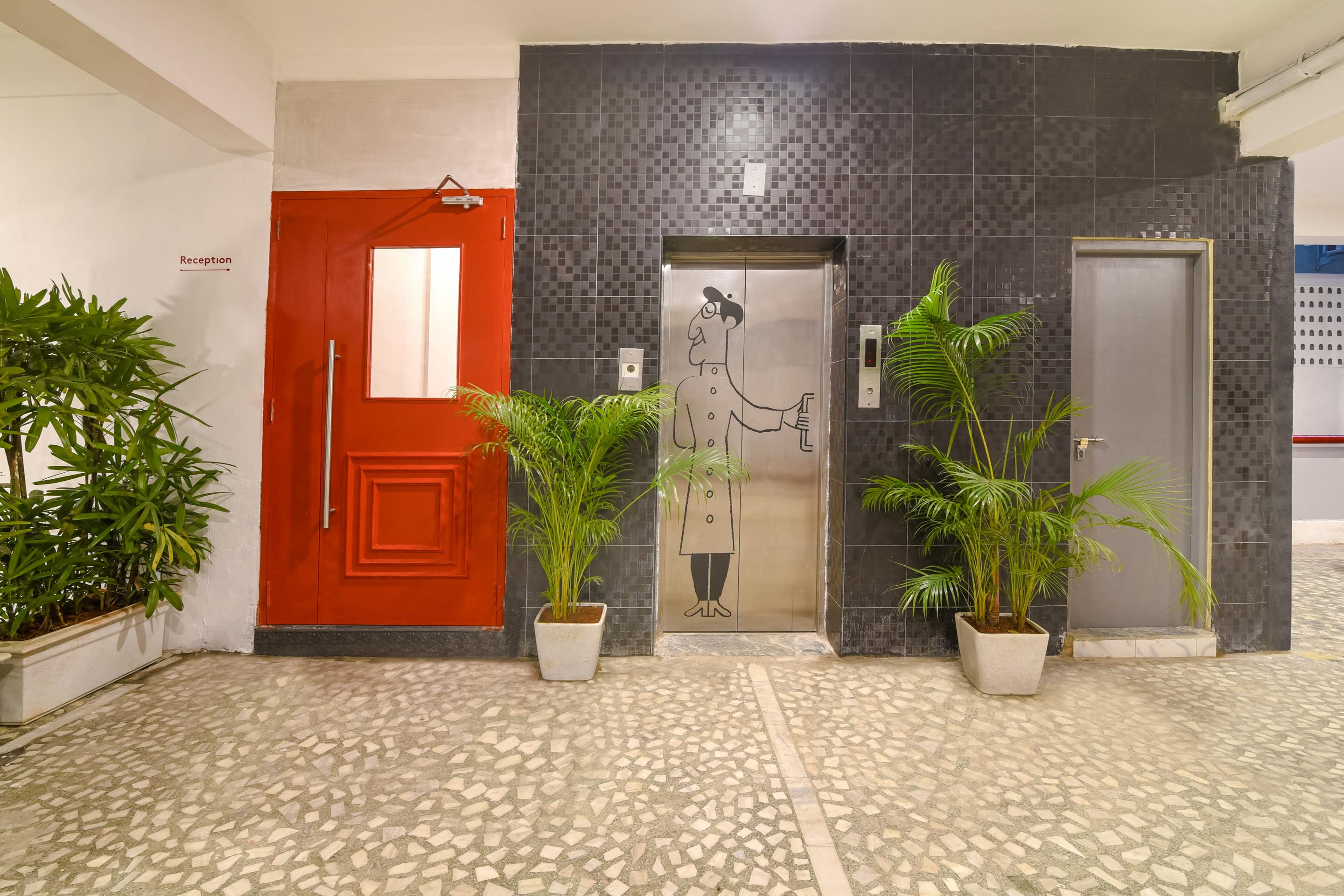 Hotel Oyo Townhouse 091 Nungambakkam 4*