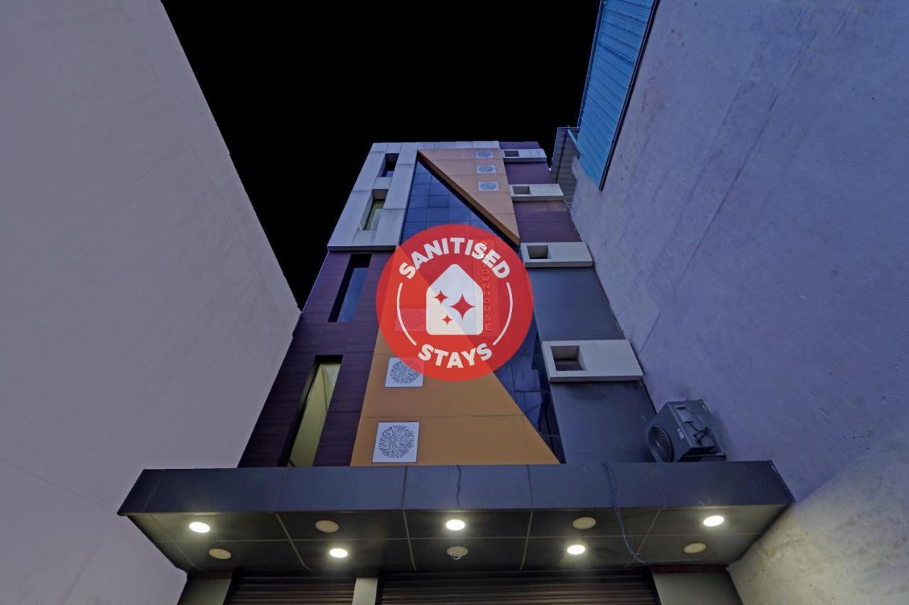 Super Townhouse 1096 Redfox Nungambakkam Near Apollo & Shankar Nethralaya Hospital Chennai