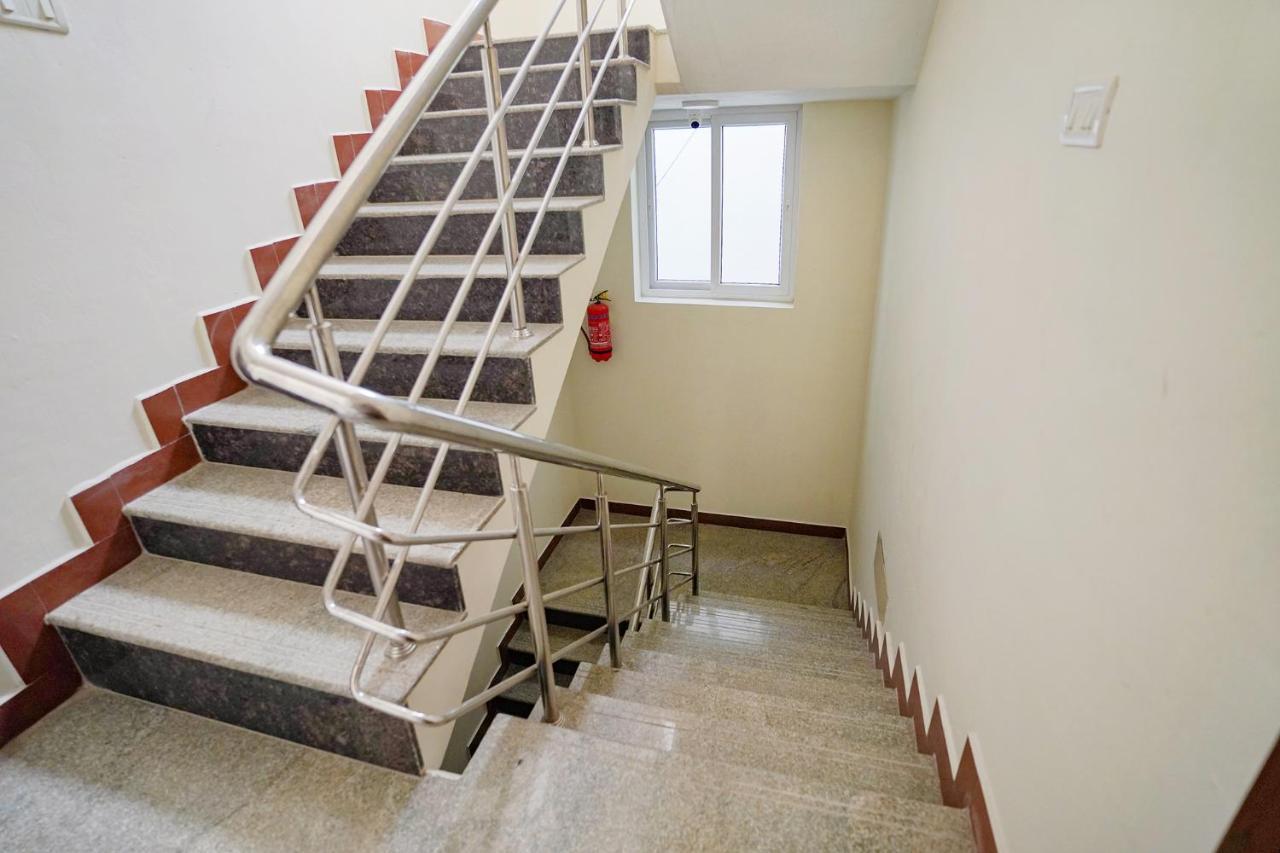 Fabexpress Town Space - Nr Gopalakrishna Theatre Hotel