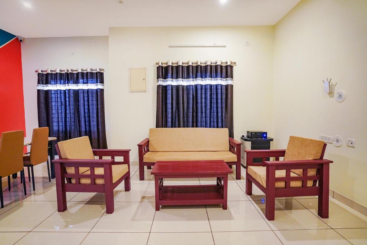 Hotel Fabexpress Town Space - Nr Gopalakrishna Theatre 3*