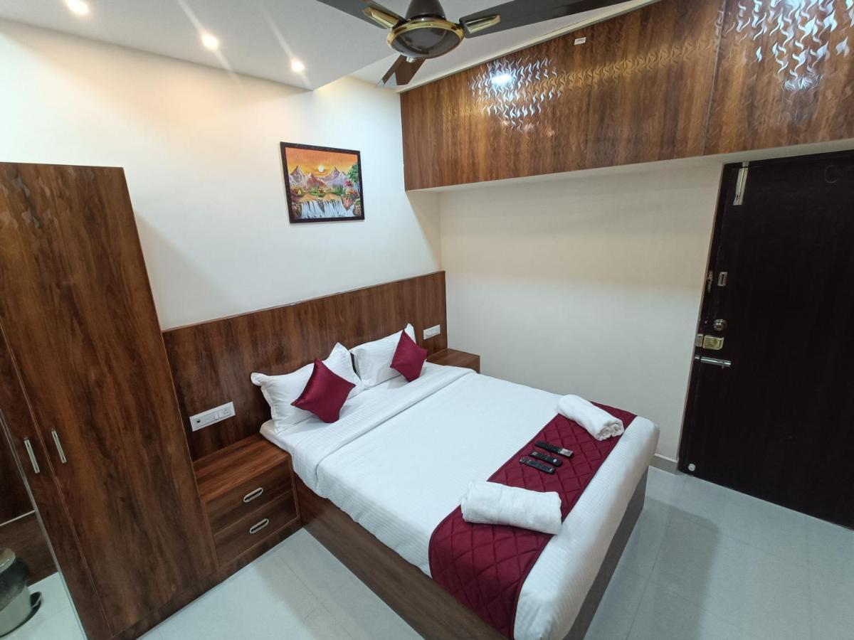 Bed & Breakfast New Metro Serviced Chennai